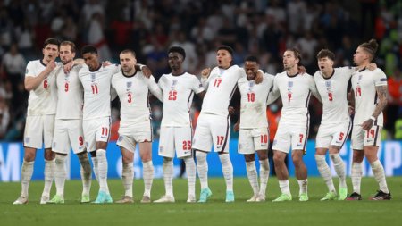 Inggris memulai Piala Dunia U-20 tanpa nomor punggung lengkap dan hanya dengan 13 pemain lapangan